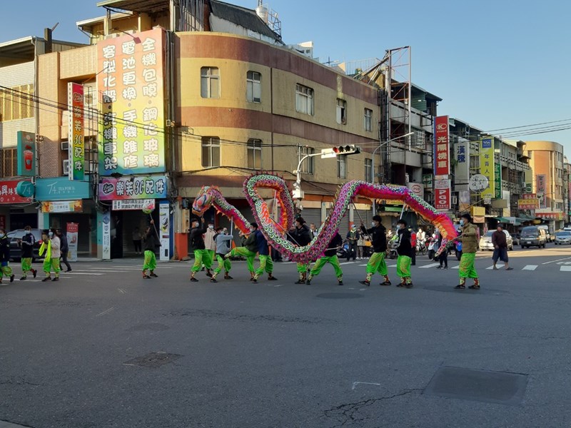 祥龍遊街表演